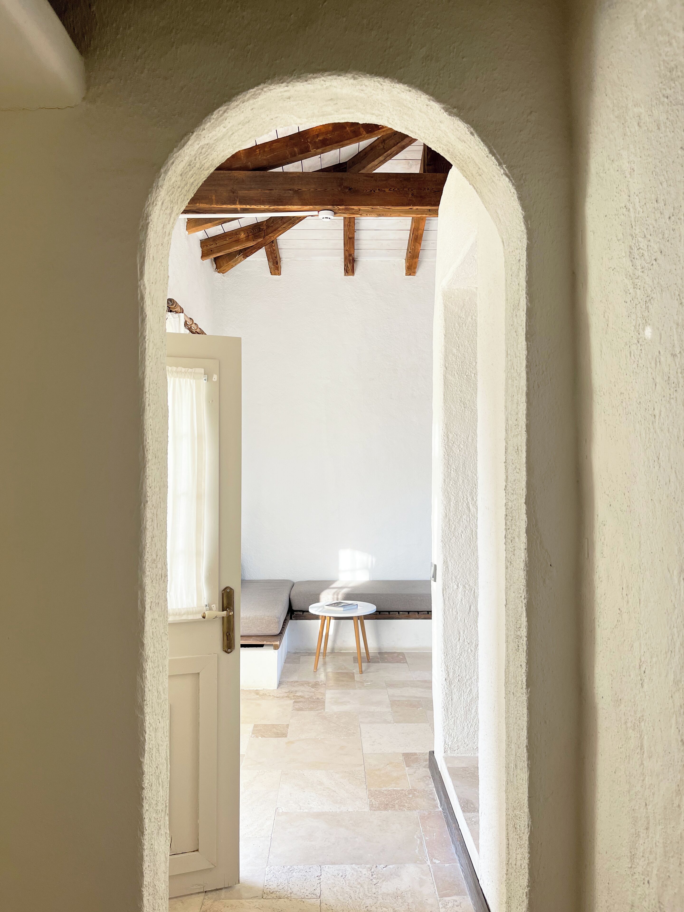 Aegean Suit oturma alanı